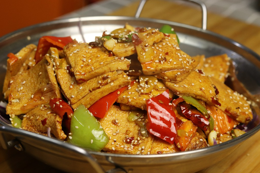 千叶豆腐可以用普通豆腐做吗,千叶豆腐是去水好还是过油好