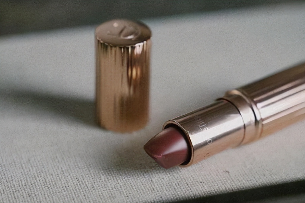 适合黄皮的裸色系显白口红,黄黑皮适合显白口红怎么选