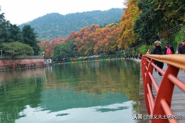 在冬天里看遵义湘江河上的秋色