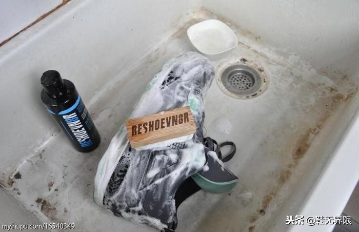 每双球鞋都值得被珍惜,最强球鞋清洁帖来了!拯救屎黄色鞋底把!