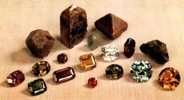 这种不值钱的“石头”，冒充了所有贵宝石，小心提防