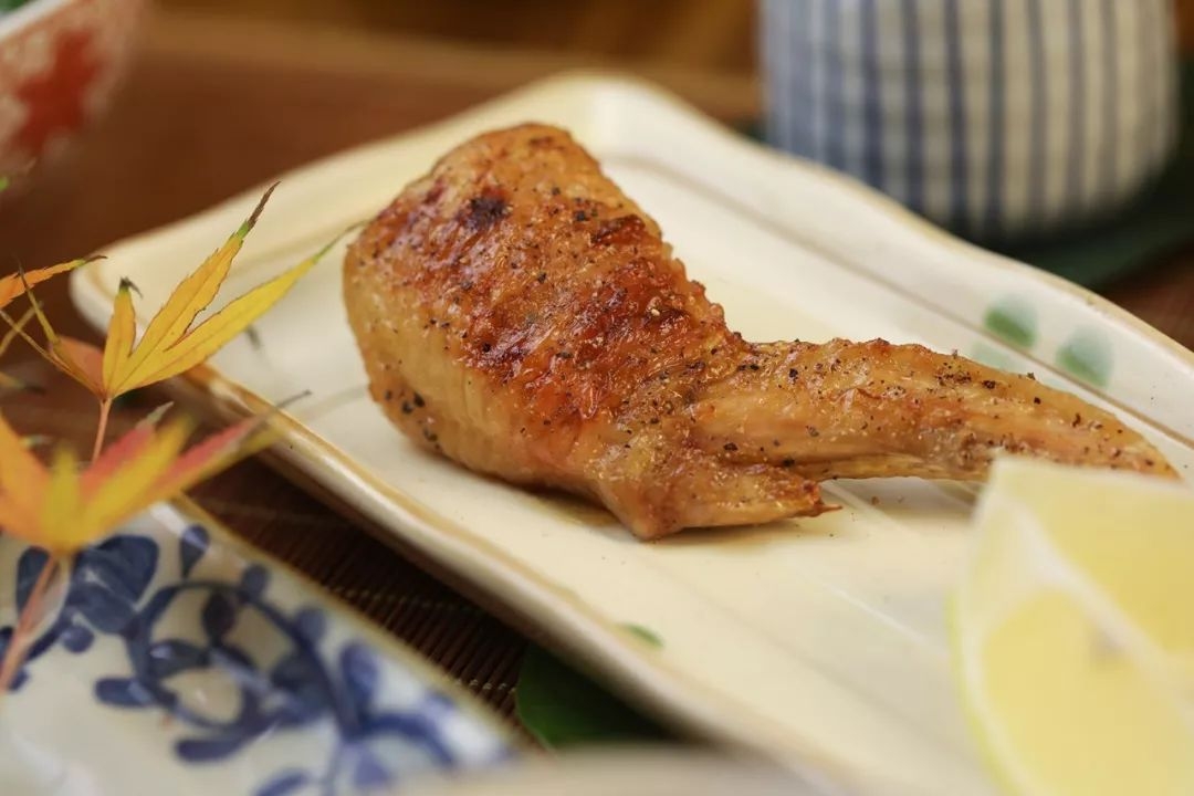 没想到师惠坊这家不足40平米的烤串店，竟是上班族的秘密基地！