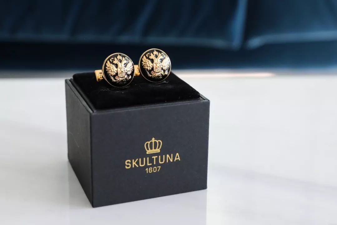 瑞典皇家配饰品牌,几百块戴出万元质感,金色手镯男女戴都好看