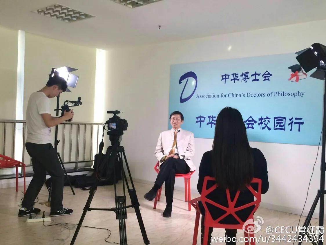 采访礼仪小剧场,采访车展礼仪小姐