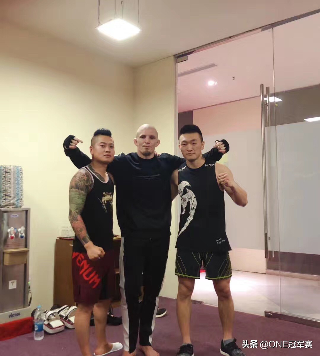 闄堢澘wb,闄堢澘鎺ㄨ崘鐭墖