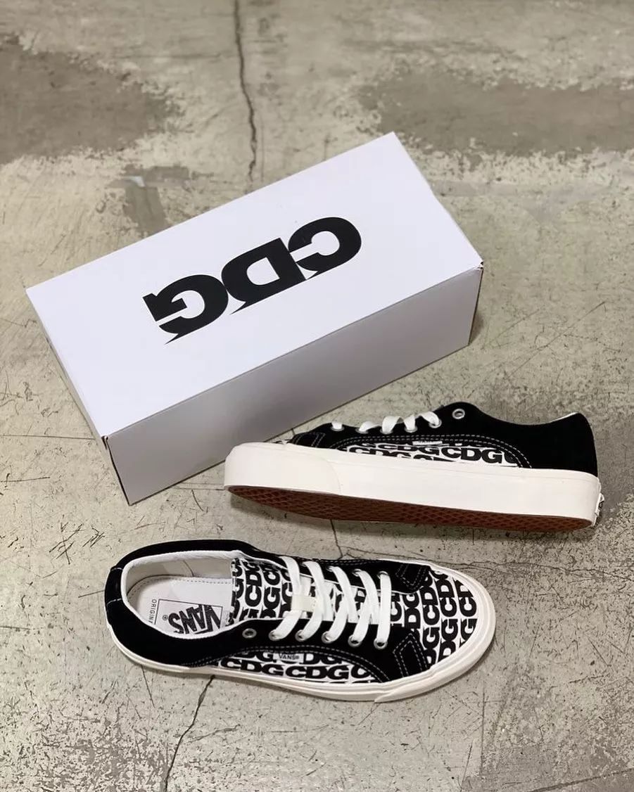 vanscdg联名两款对比,vans近期丑酷联名