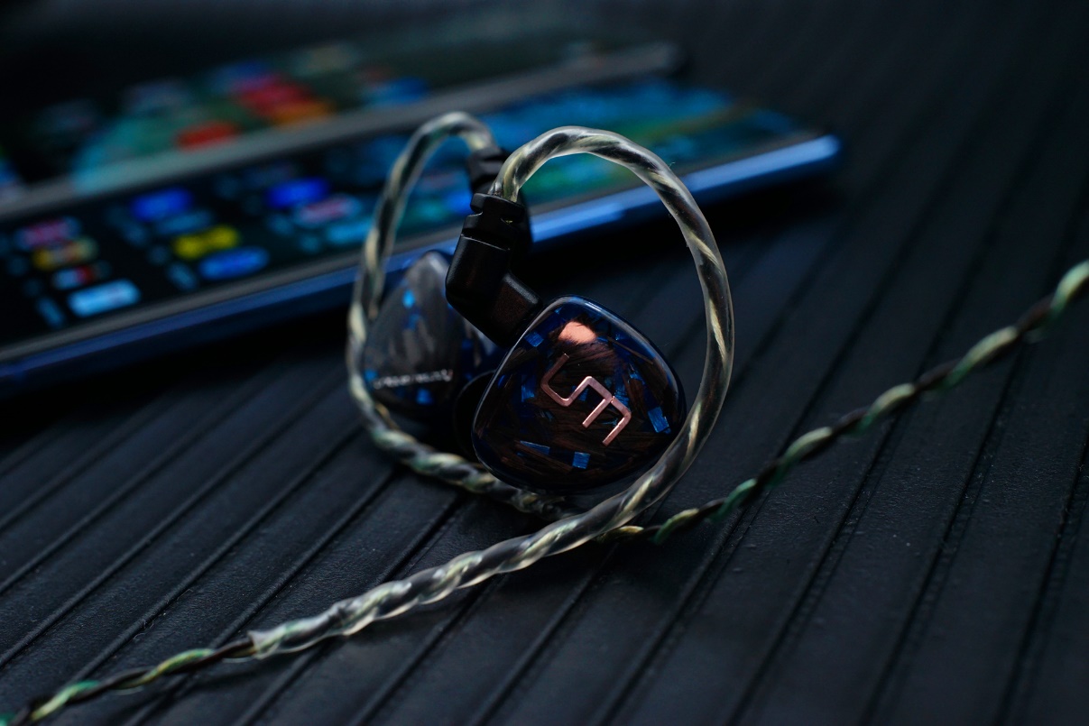 iqooz5和小米10s哪个音质好,小米10至尊纪念版对比iqoo8