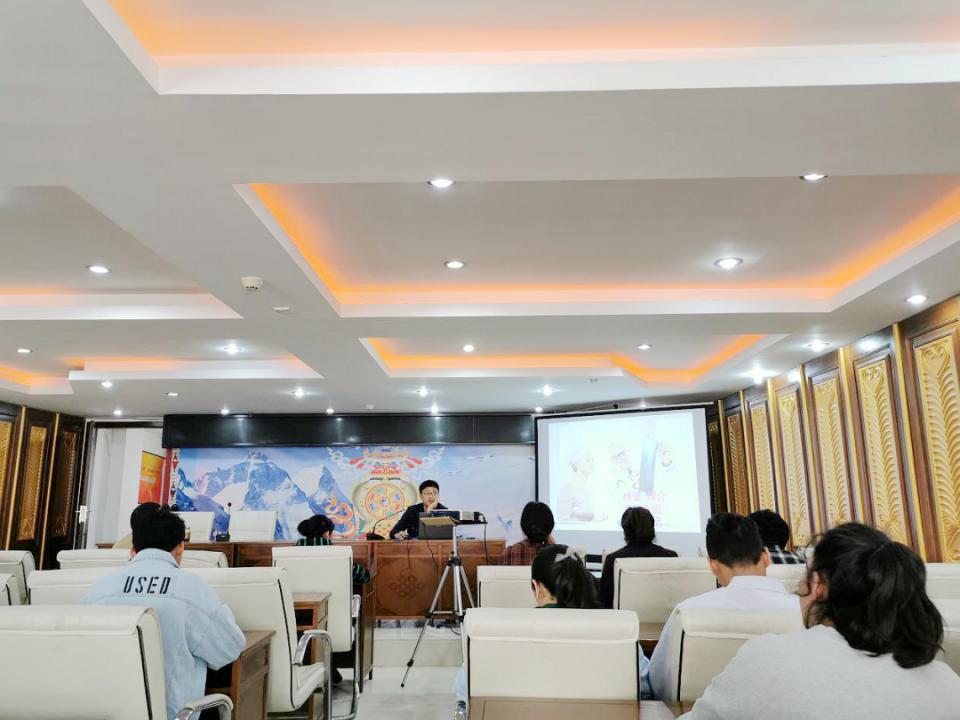 民革*党**员情系高原甘做“天使”，不忘初心落到实处