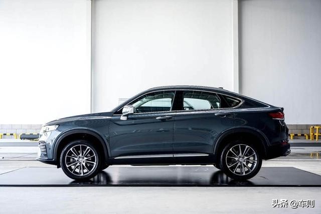 吉利轿跑suv星越落地价多少钱,吉利星越轿跑suv的售卖成绩