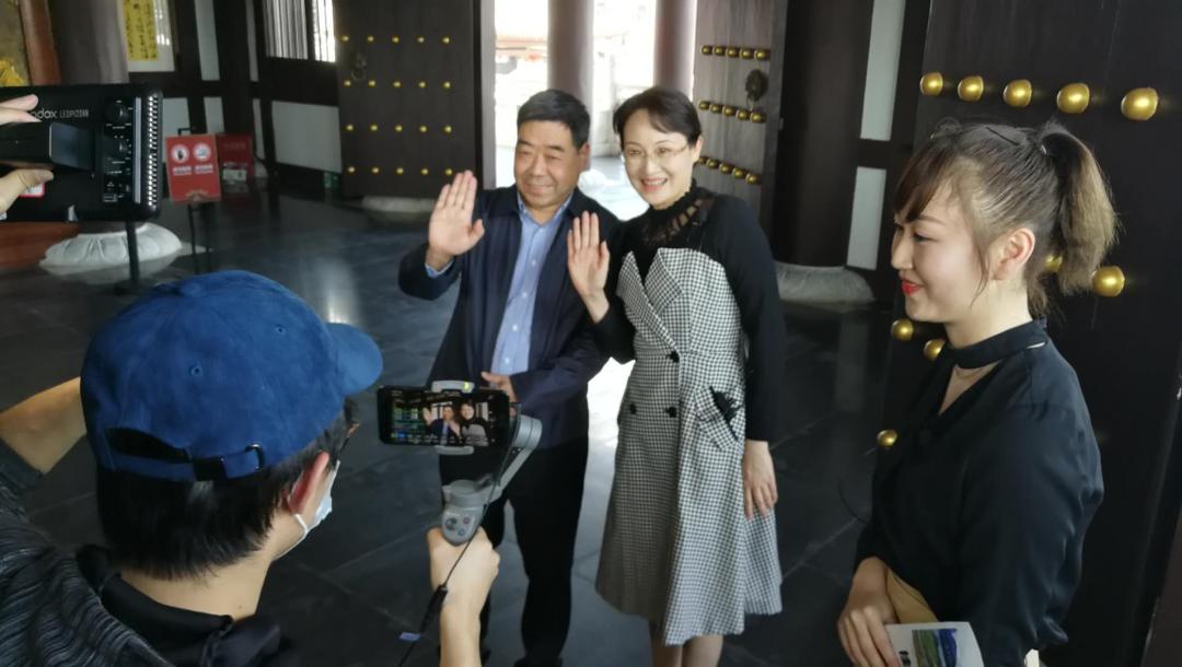 “桂林挺你”秀峰专场首场直播引70万人围观！