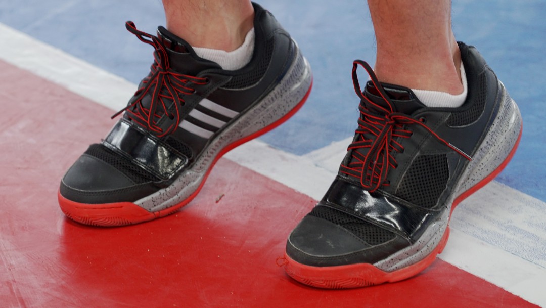 阿里纳斯1代简版复刻,阿迪2开头的实战篮球鞋