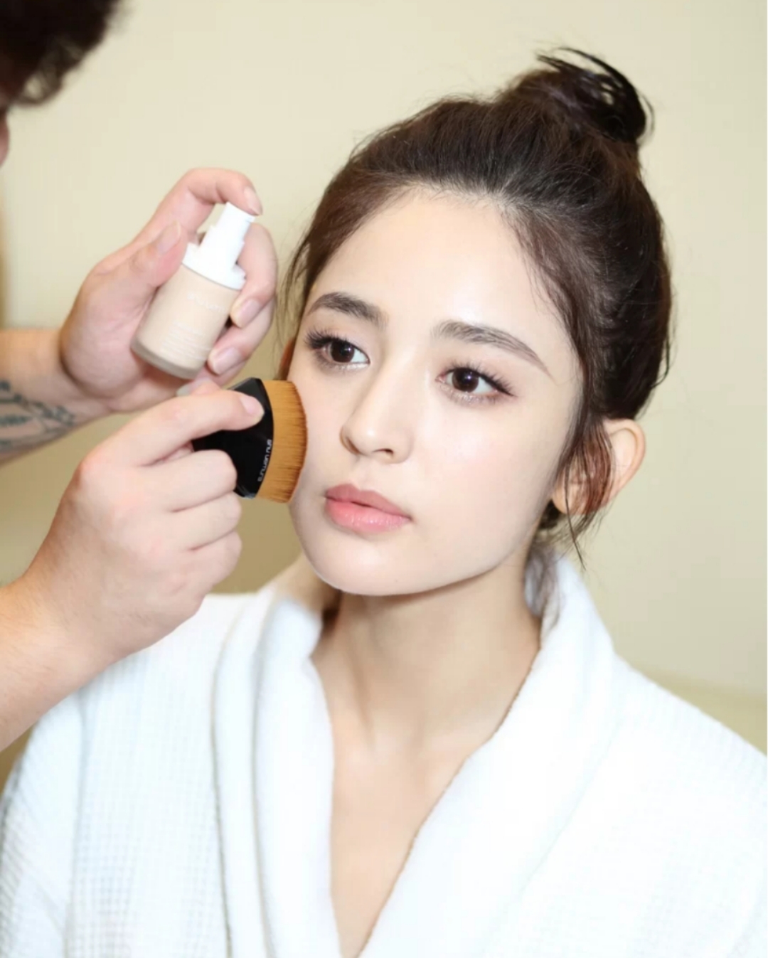 粉底液推荐干皮遮瑕雅诗兰黛,mac和雅诗兰黛粉底液对比