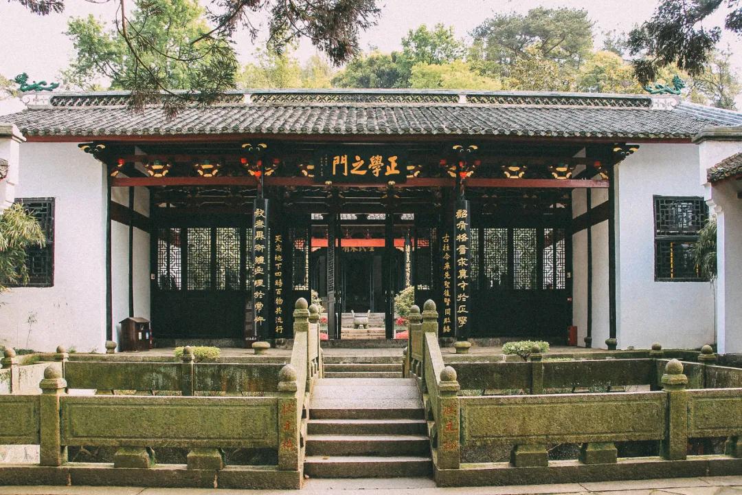 隐居南山深度解析,中国最适合隐居的山是哪座山