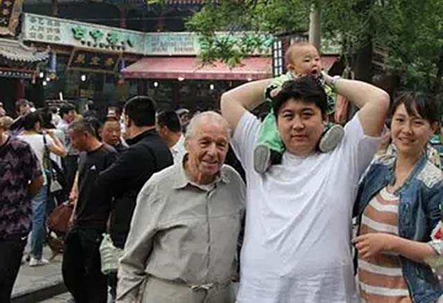 中国小伙为报答瑞士房东为其送终,2012年老人去世:想长眠于中国