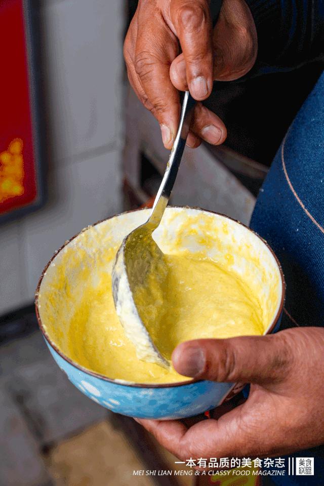 昆明这家小吃店里的传奇男人，17年来让人又嫉妒又欢喜