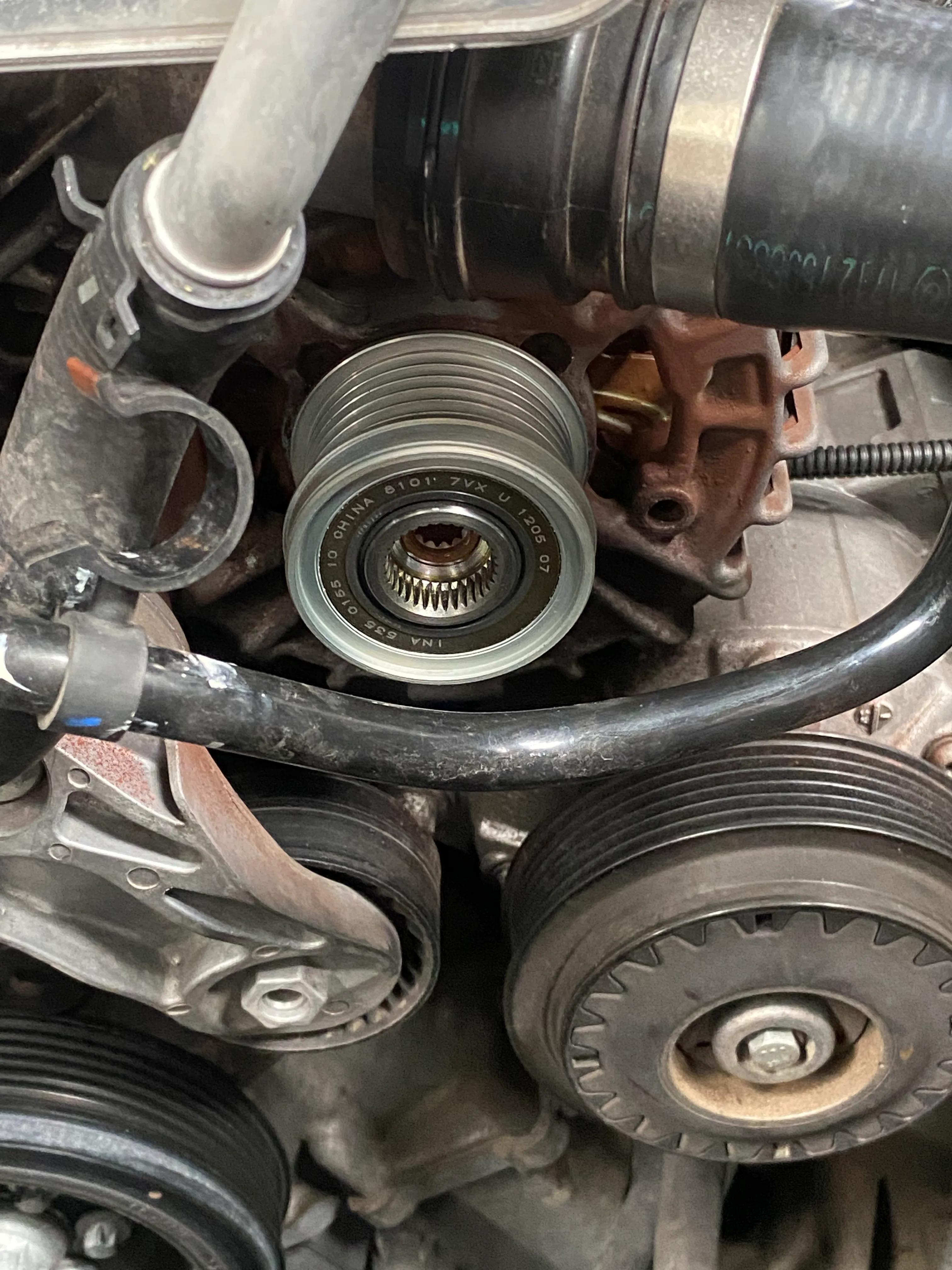 宝马3系f35更换膨胀阀,宝马3系f35发电机皮带安装图