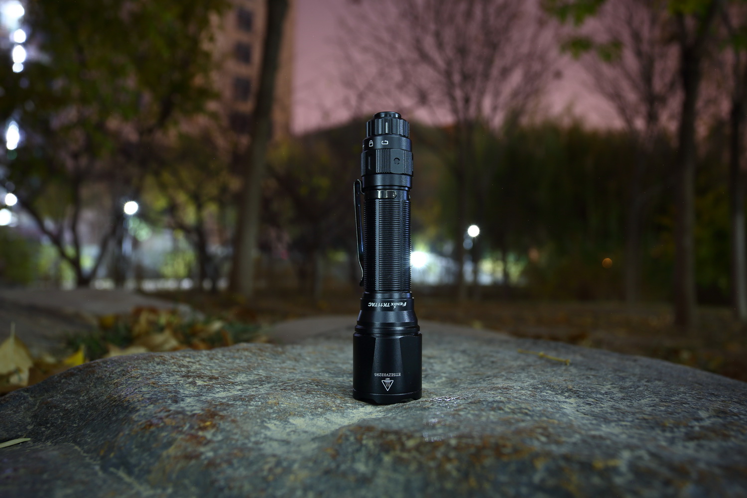 回归操作本质FENIXTK11TAC机械双模式战术电筒评测