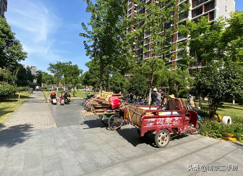 凭实力吸粉!成交破4万/㎡,实探百家湖“网红”神盘