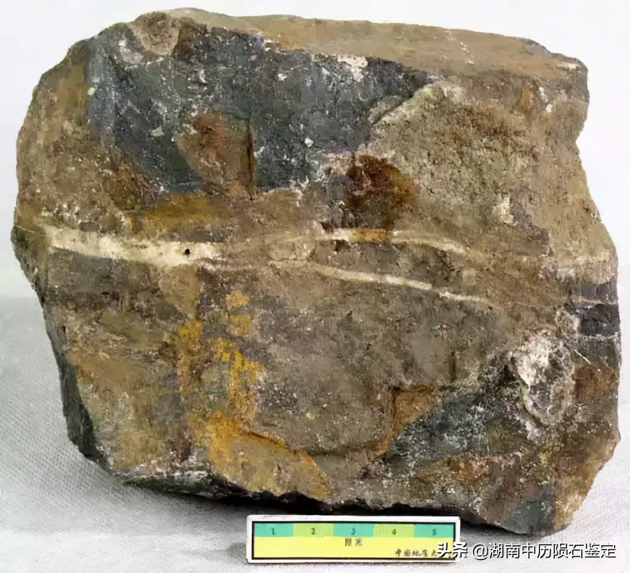 月球陨石与地球矿石的区别,月球陨石和矿石有什么区别