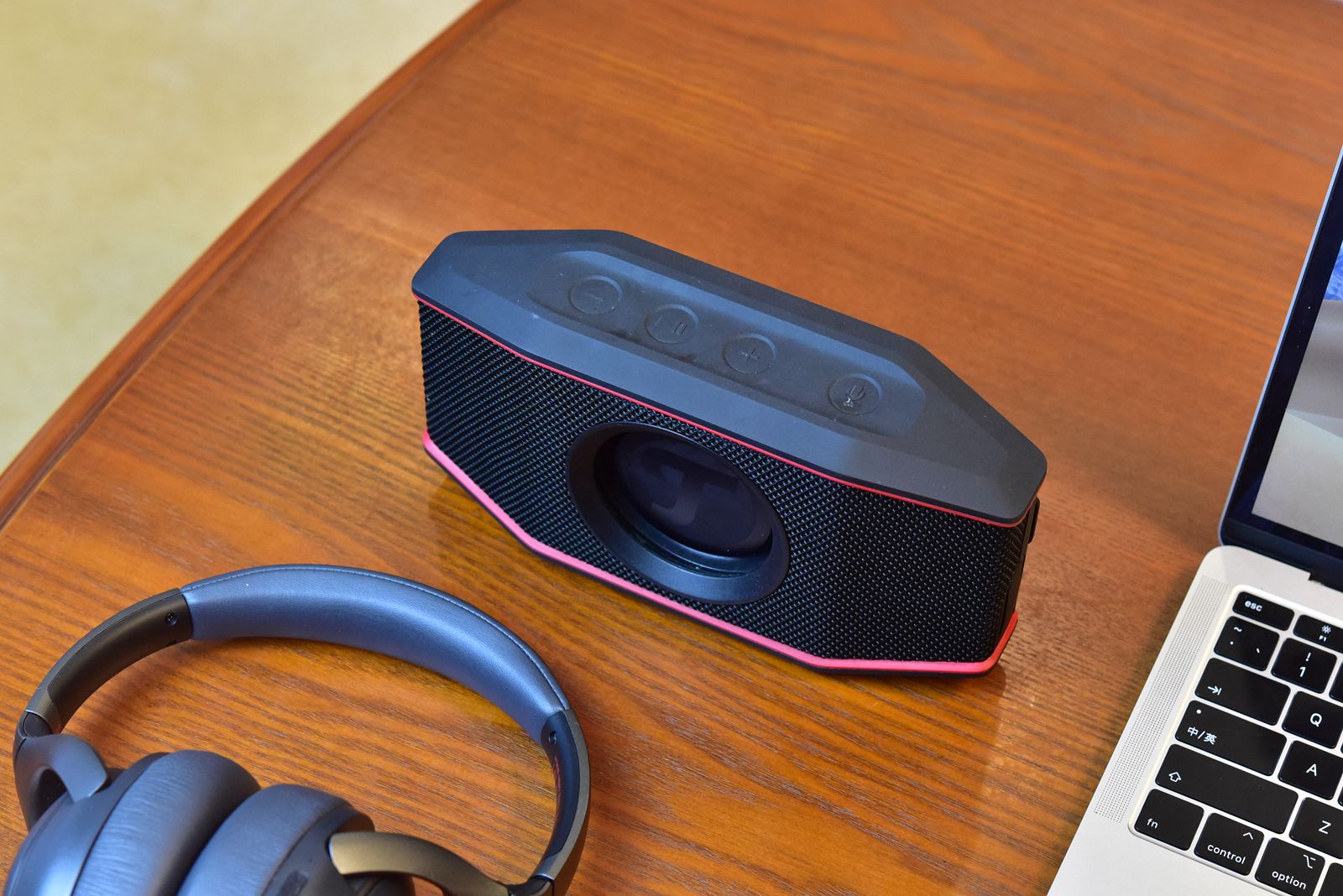 主动降噪耳机只降噪能续航多久,主动降噪耳机续航