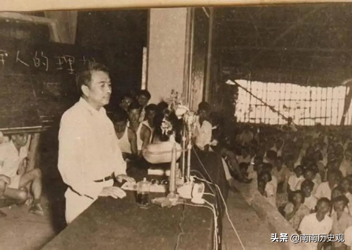 他是大军区政委,55年没被授衔,后来地位高过元帅,官至正国级