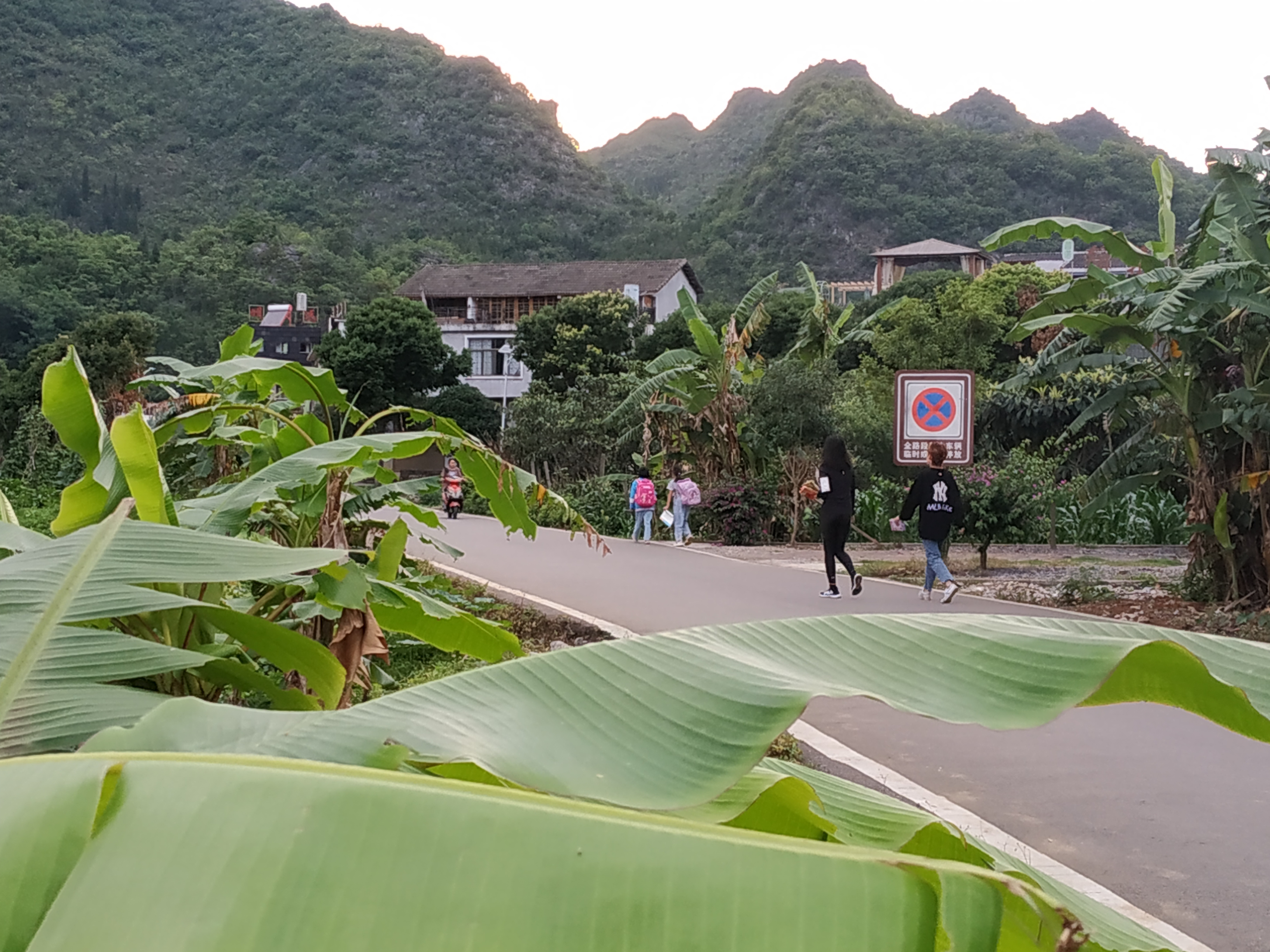 长期旅游怎么住宿最便宜,一个人穷游中国最佳住宿方法