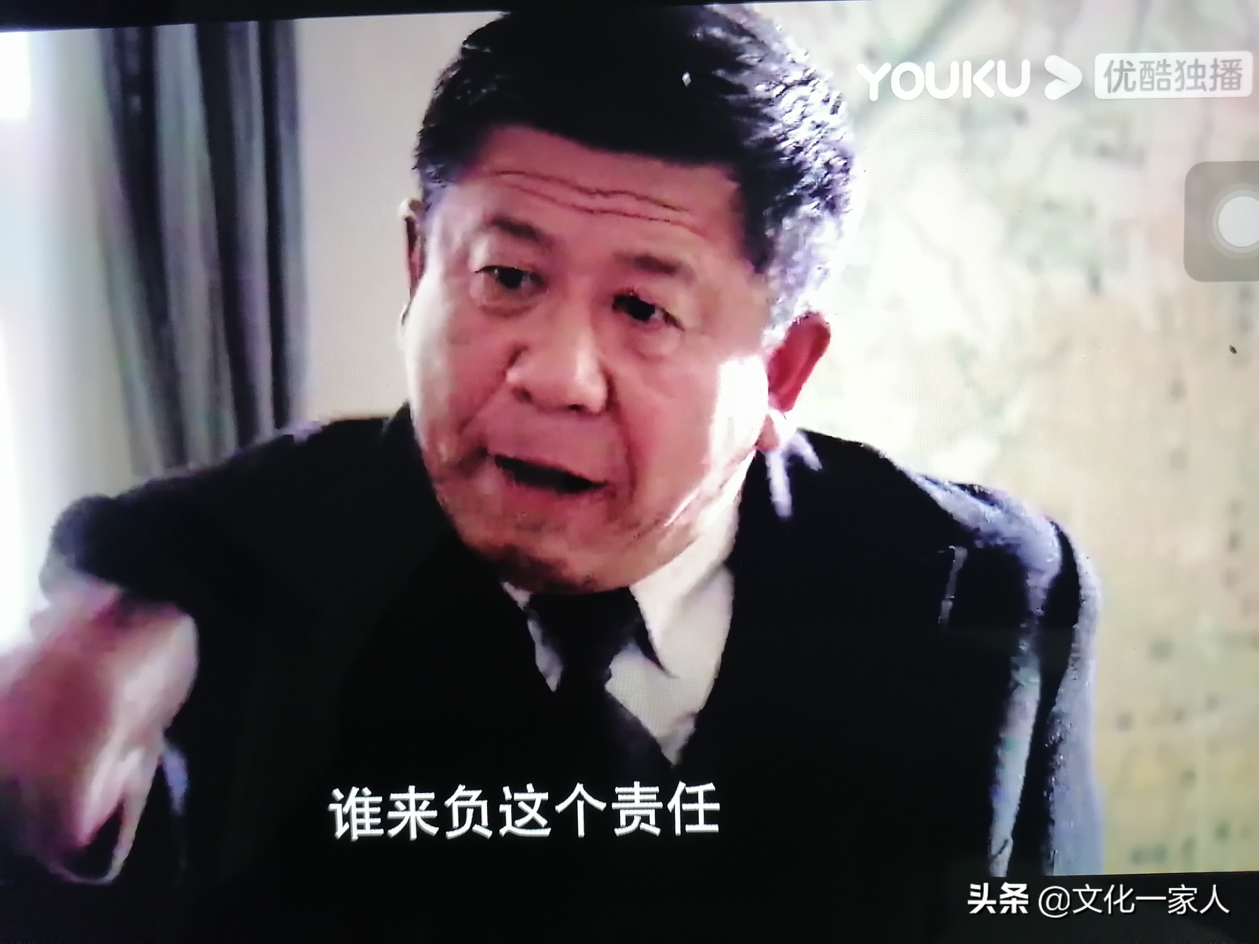 《悬崖》：一场敌中有我，我中有敌，斗智斗勇命悬一线的生死较量