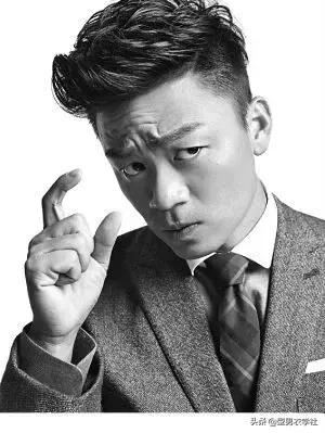 男生头发烫了之后什么发型合适,男生发型偏左还是右合适