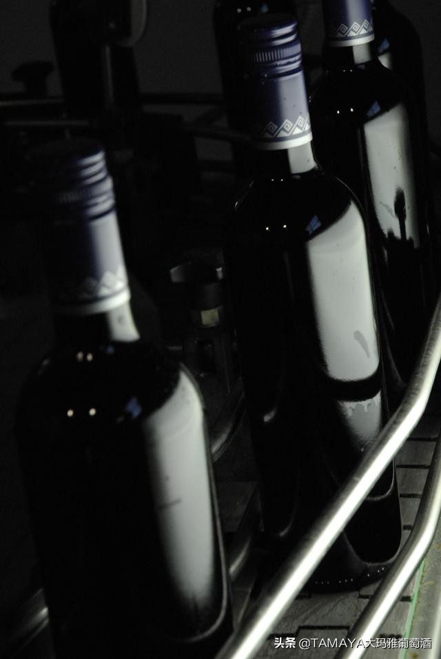 怎样辨别原瓶进口干红葡萄酒,法国原装原瓶进口葡萄酒辨别方法