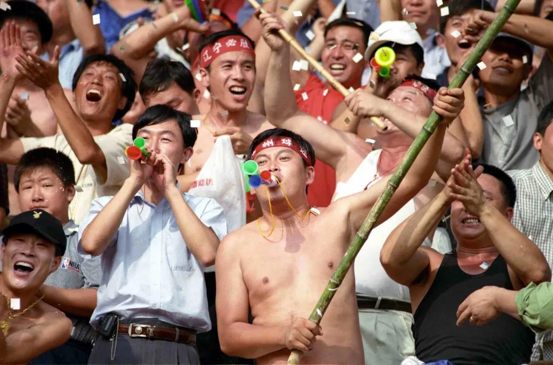 辽足宣布解散视频,辽足解散现场