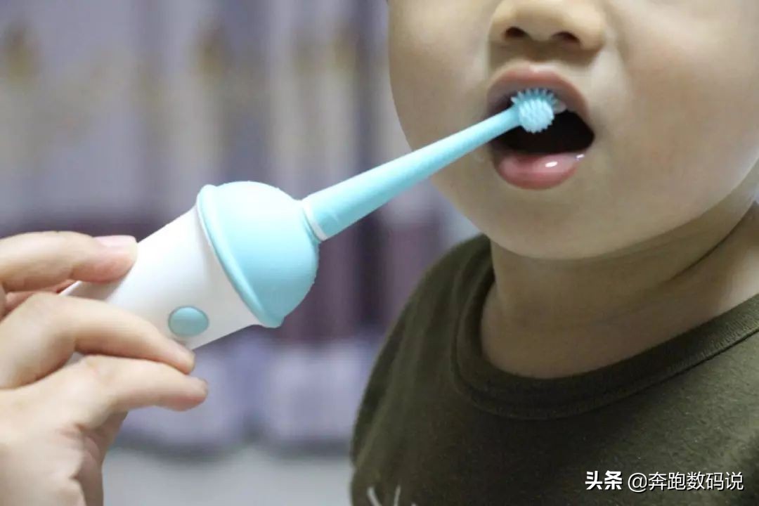 usmile儿童电动牙刷是用哪种刷头,usmile儿童电动牙刷怎样刷牙