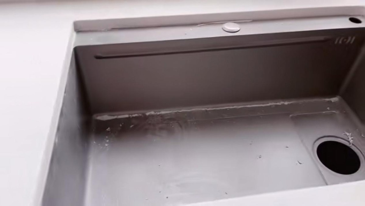 石英石水槽和304不锈钢水槽哪个好,水槽要选304的吗