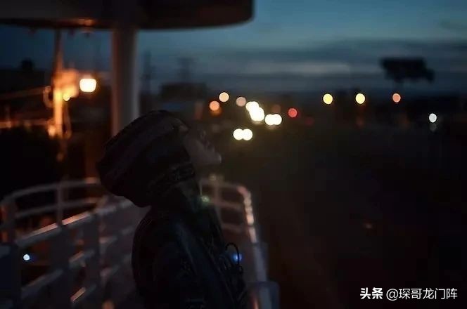 3个技巧教你首次约会就能牵手,约会7大绝招让女生快速爱上你