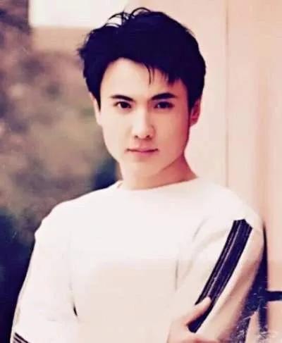 沈腾小时候最新视频,沈腾小时候照片