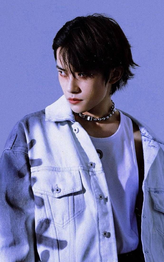 不是自己的脸就随便化！易烊千玺给自己化妆很细致，给胖虎就不同