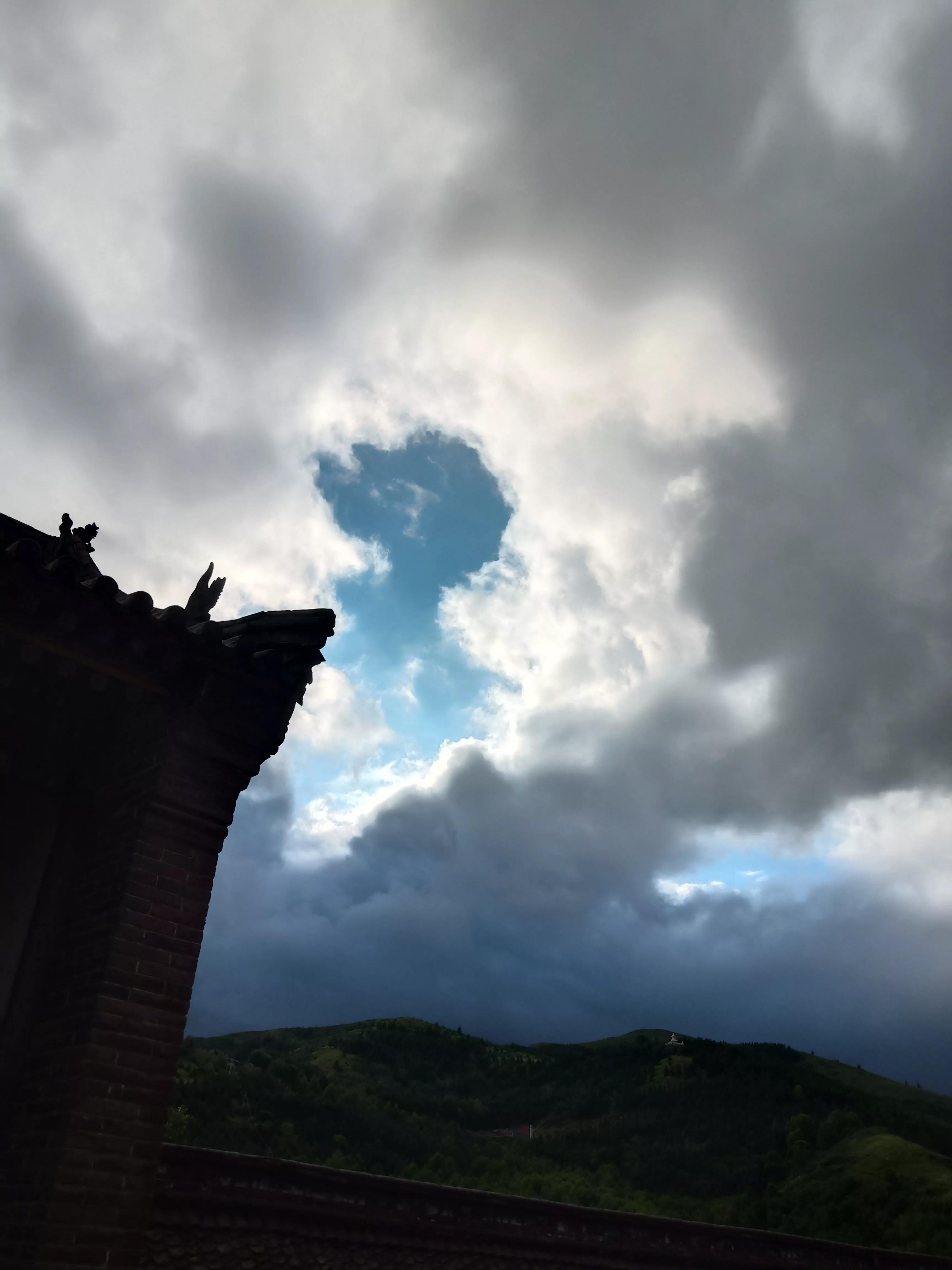 五台山菩萨顶晚上图片,五台山菩萨顶脚印故事