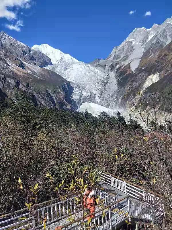 海螺沟燕子沟旅游攻略,海螺沟和燕子沟哪个更值得去