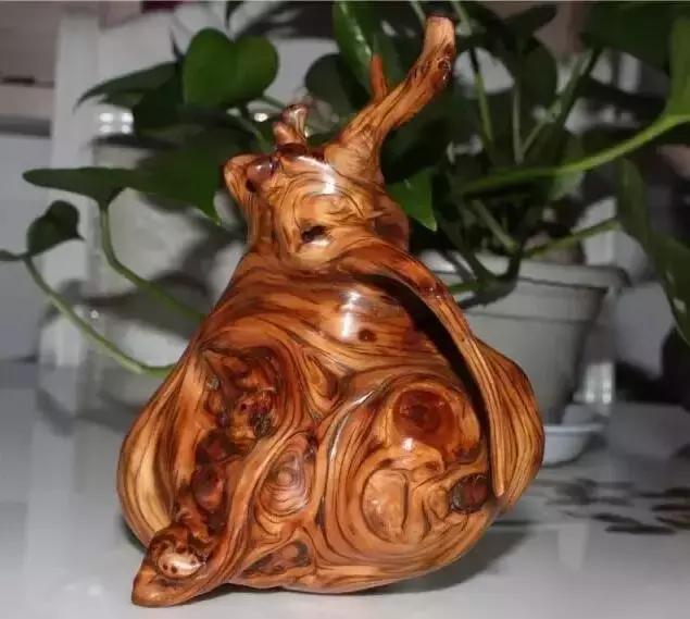 崖柏盘玩正确方法,崖柏摆件的盘玩多久能包浆