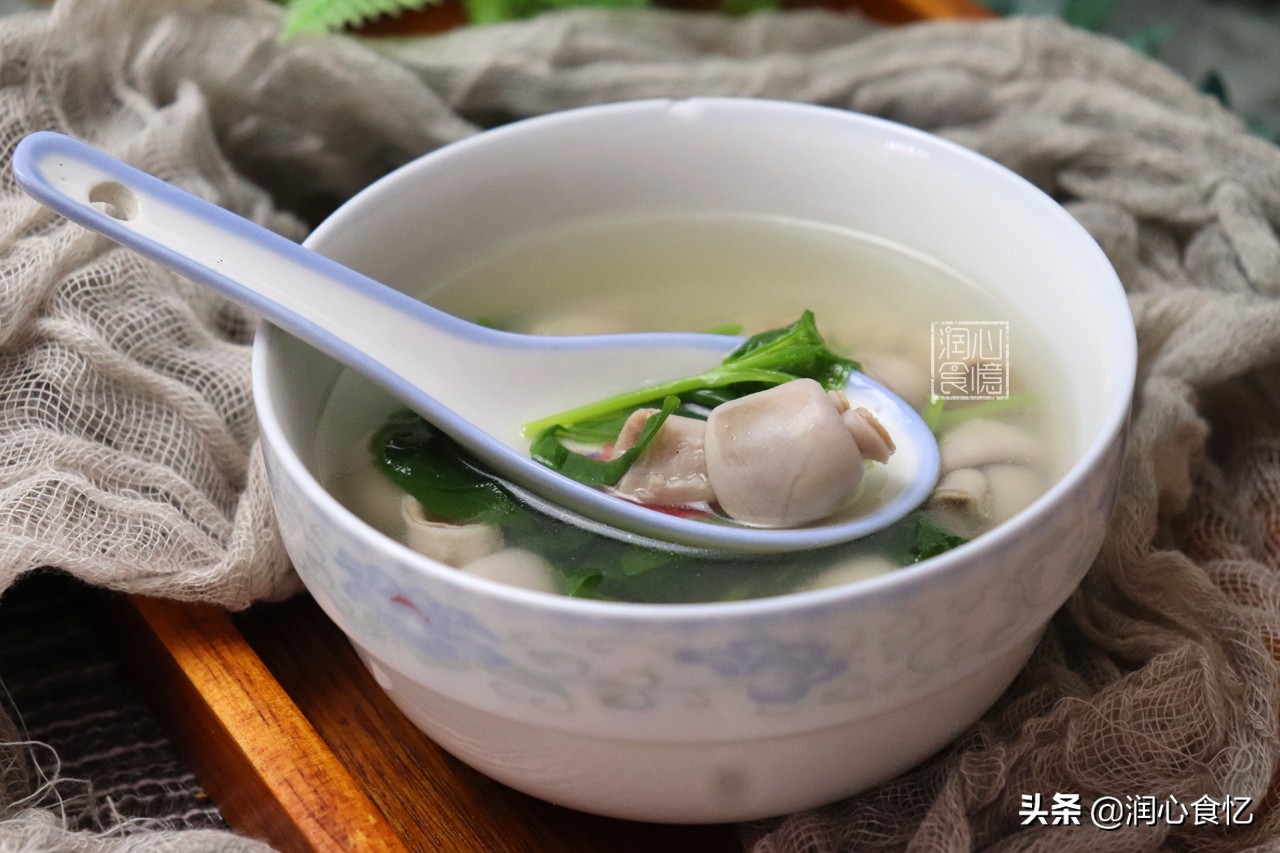 快立夏了,碰见这种时令野菜抓紧吃,营养足鲜又嫩,过阵子就少了