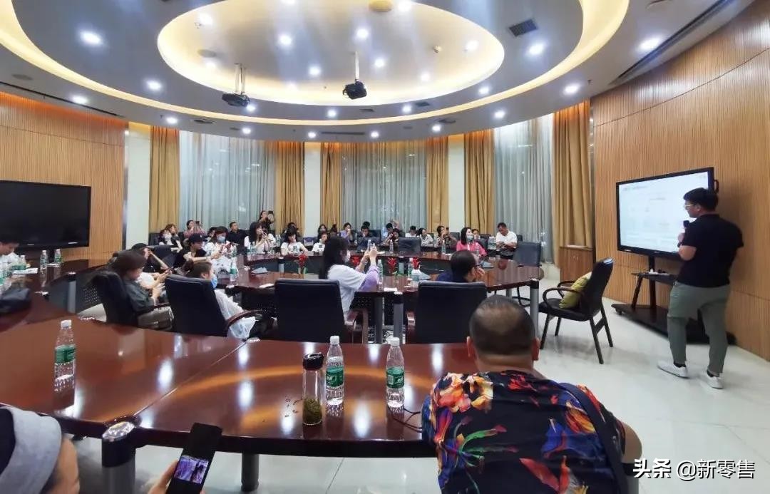 华阳信通COO白坚伟，市场经理黄伟坤一行湖南广电游学圆满结束