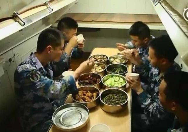 潜艇兵到底有多辛苦,为什么潜艇兵的水下生活十分艰苦