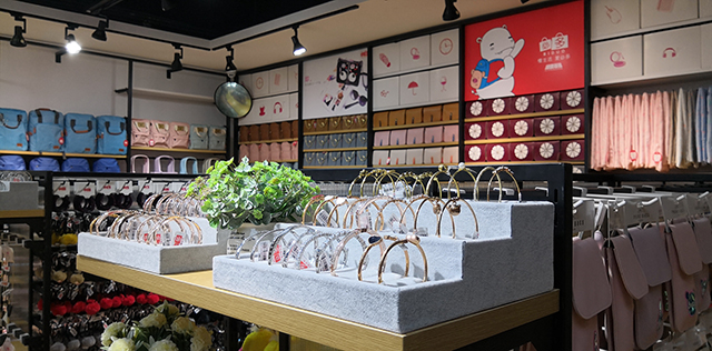 目前比较火的创业项目加盟推荐,最新火爆百货加盟项目