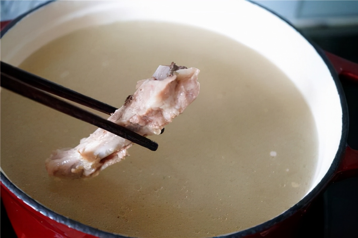 海带汤和排骨一起炖可以吗,海带排骨汤和菜能一起煮吗