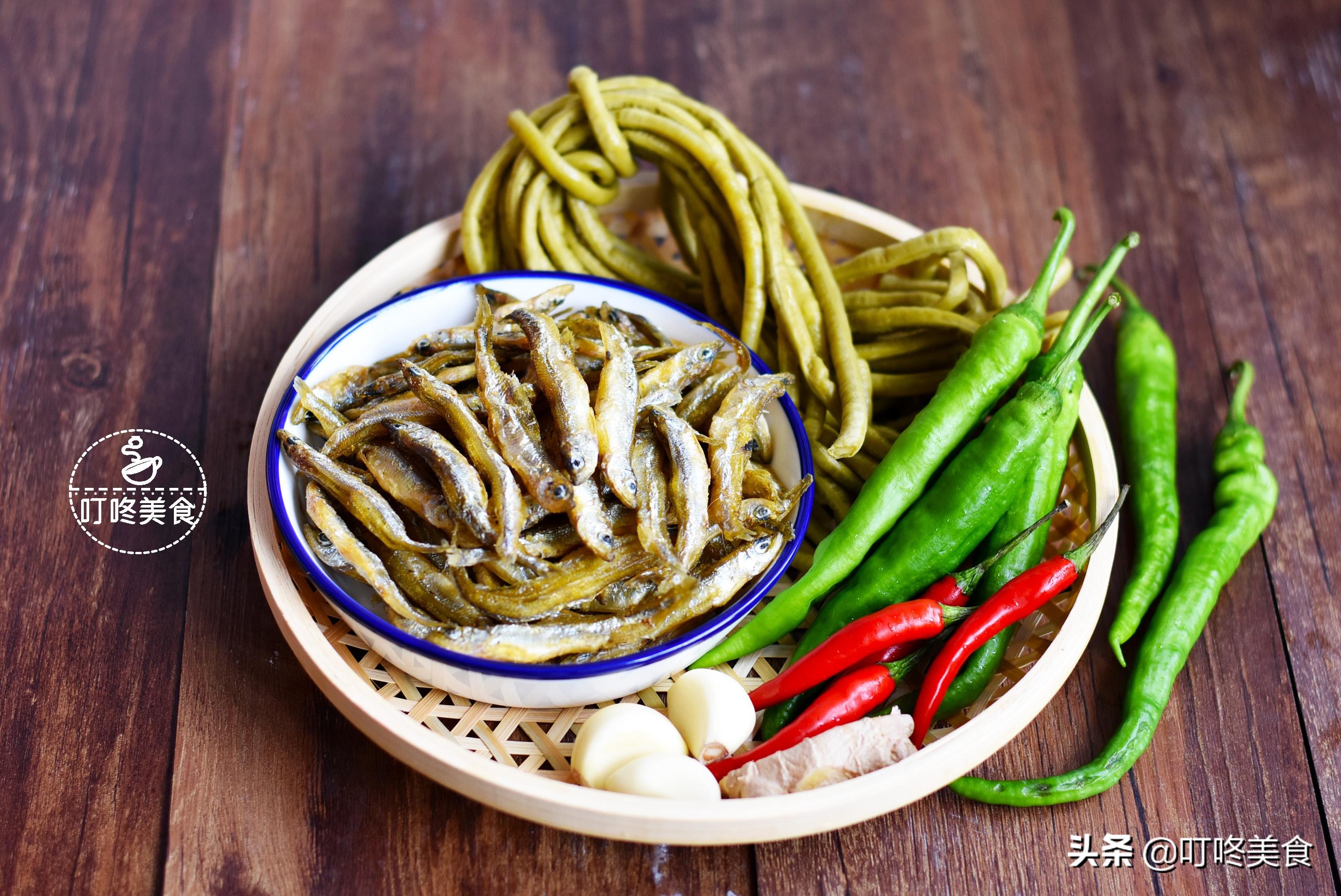 小鱼鱼干怎么炒,炒鱼干怎么热一下