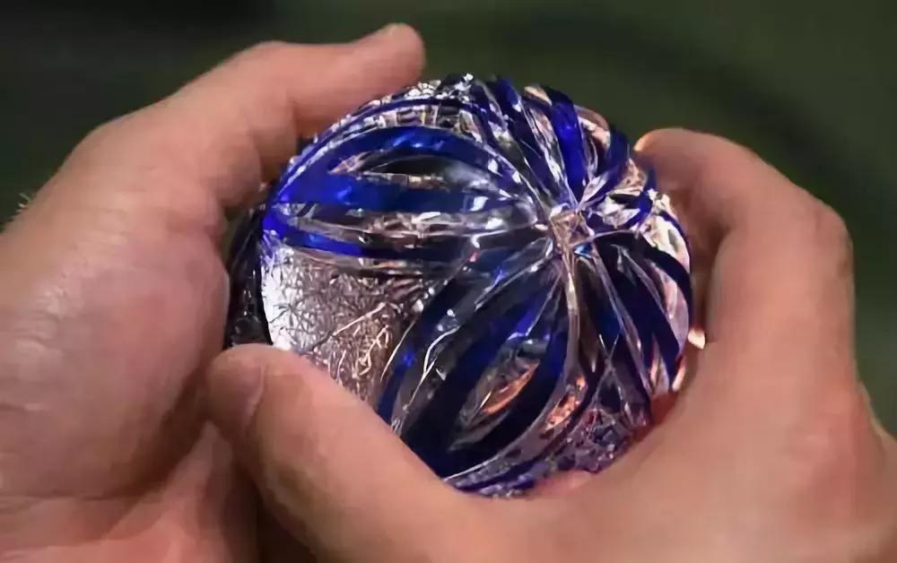 黄金敷脸,黄金金箔脸部护理