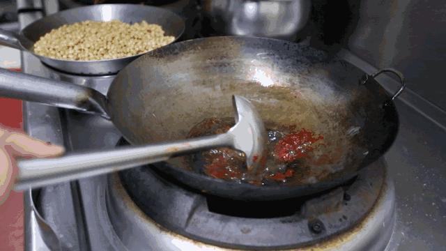 锅炒菜不香是怎么回事,炒菜不香跟锅有关系吗