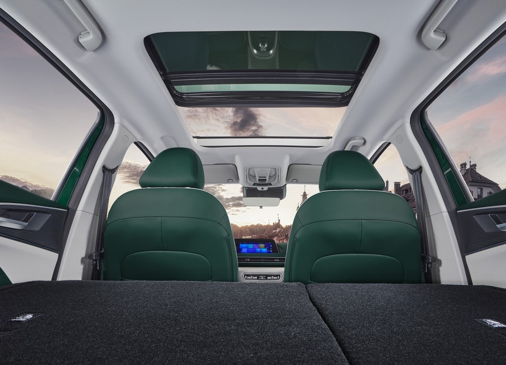 方方正正的新能源复古汽车,这样的复古风汽车也是很迷人的