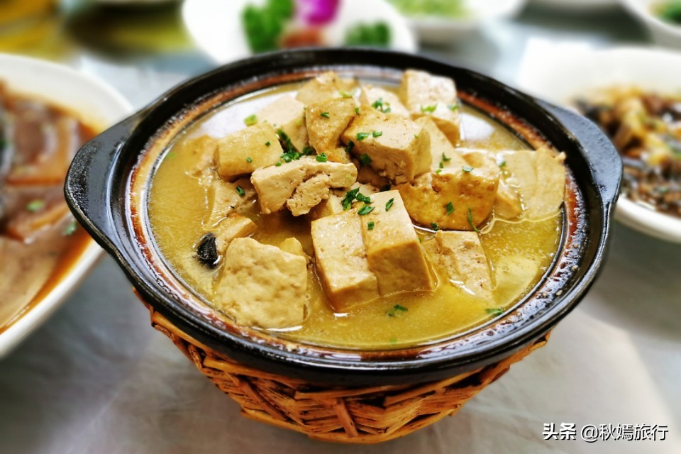 在常熟乡镇饭馆聚餐,12人20多道菜,菜肴酒水共1200元,值不值?