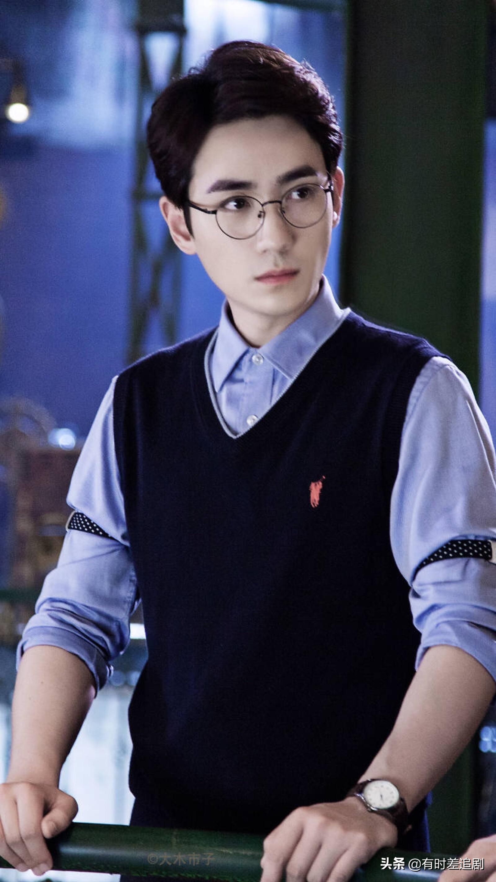 2022年朱一龙火到什么程度,19到33岁的朱一龙