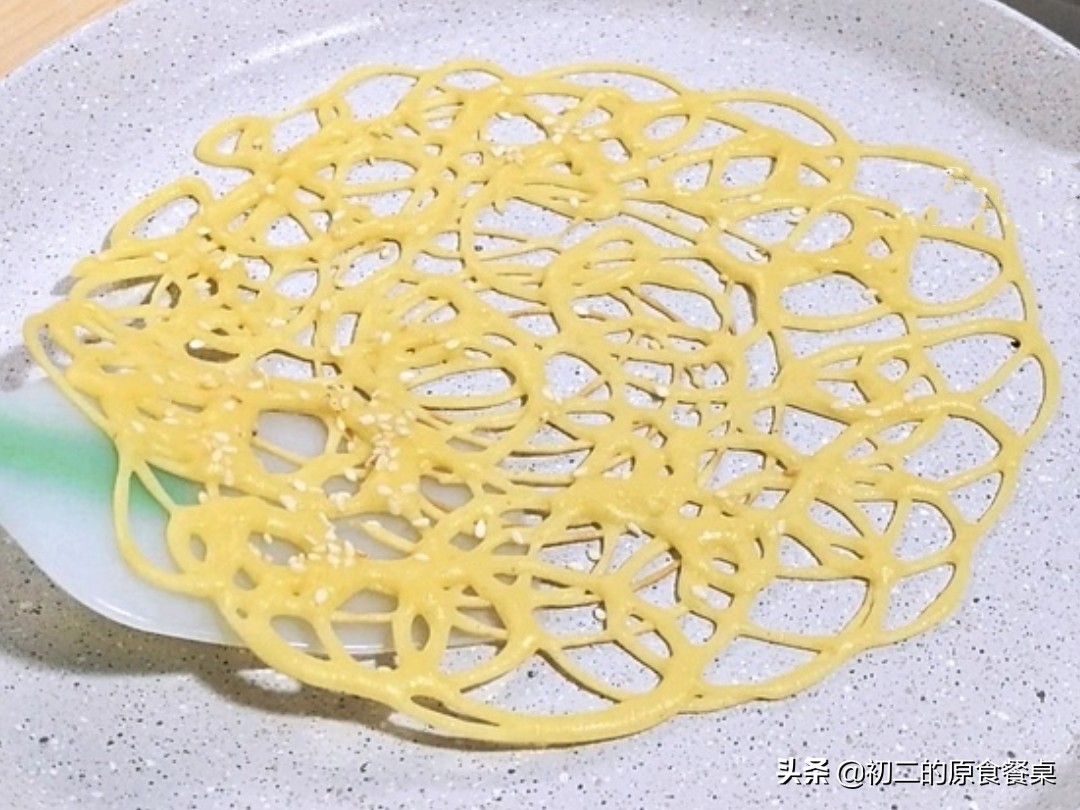 蕾丝蛋卷，丝绸轻柔的点心，10分钟就调好面糊，现做现吃好方便